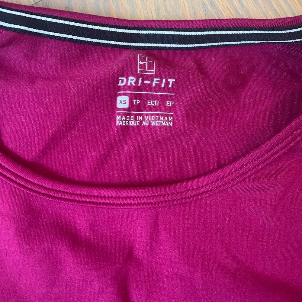 Nike women top size XS